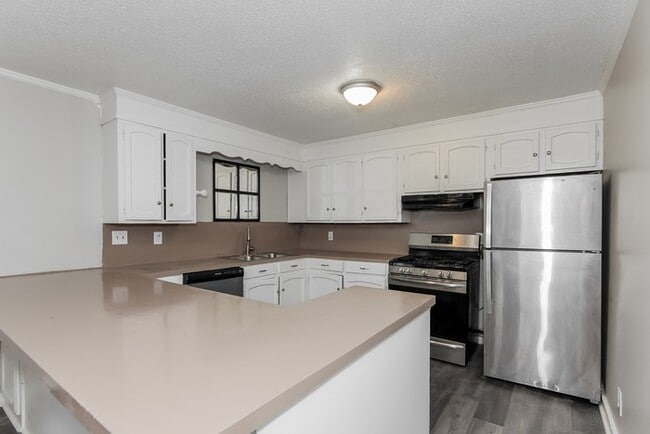 Photo - 906 N Broad St