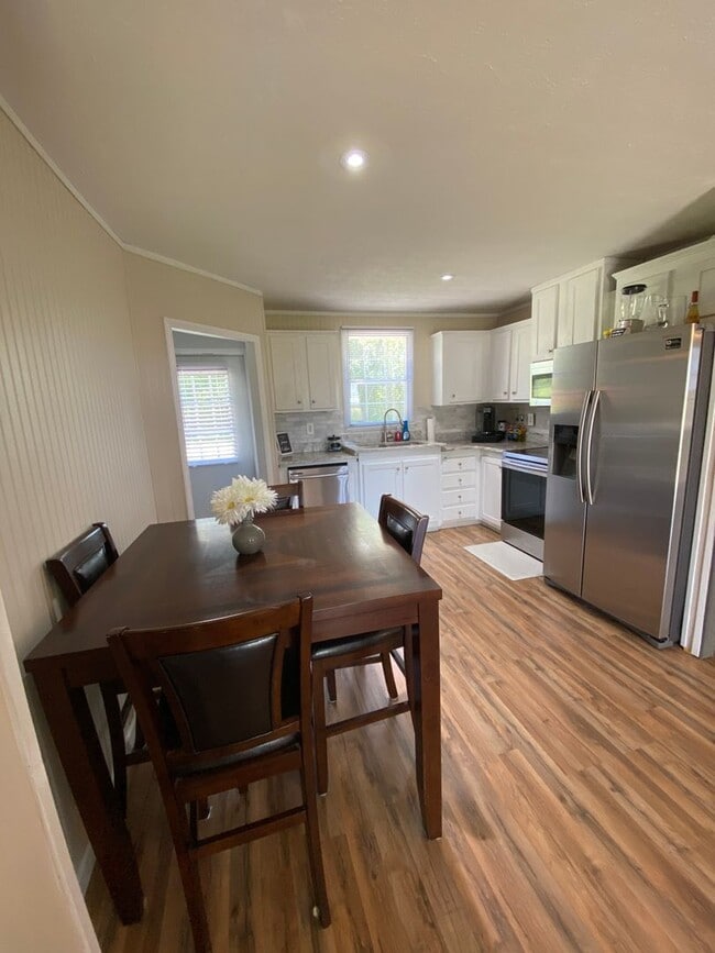 Photo - FOR RENT - Love the country? Love to hunt? If so, this one is for you!