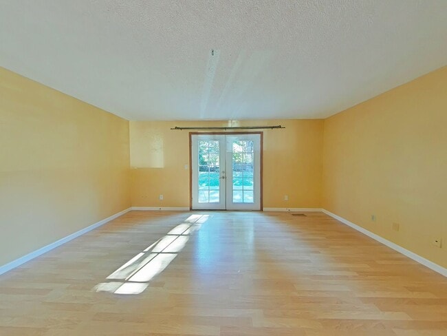 Photo - 3 Bedroom House ~ Centrally Located ~ Pet ...