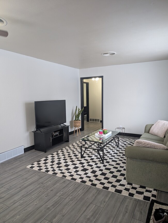 Photo - 211 E Jackson St Unit 211 east jackson