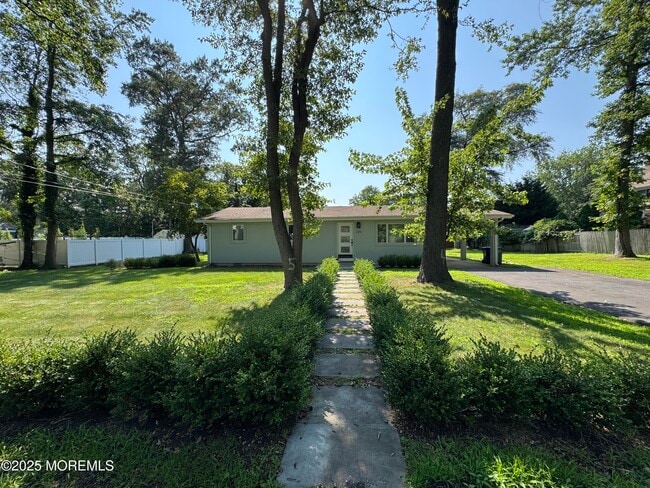 Building Photo - 220 Highwood Rd Rental