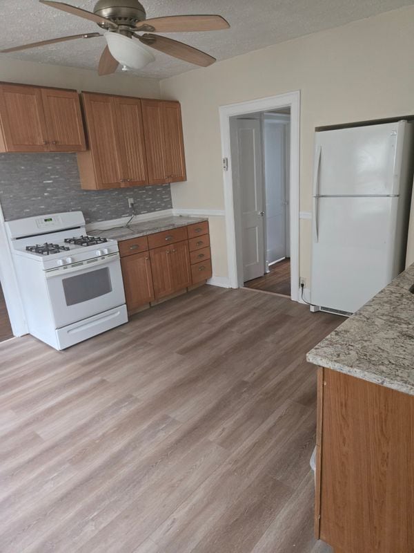 Photo - 54 Sharon St