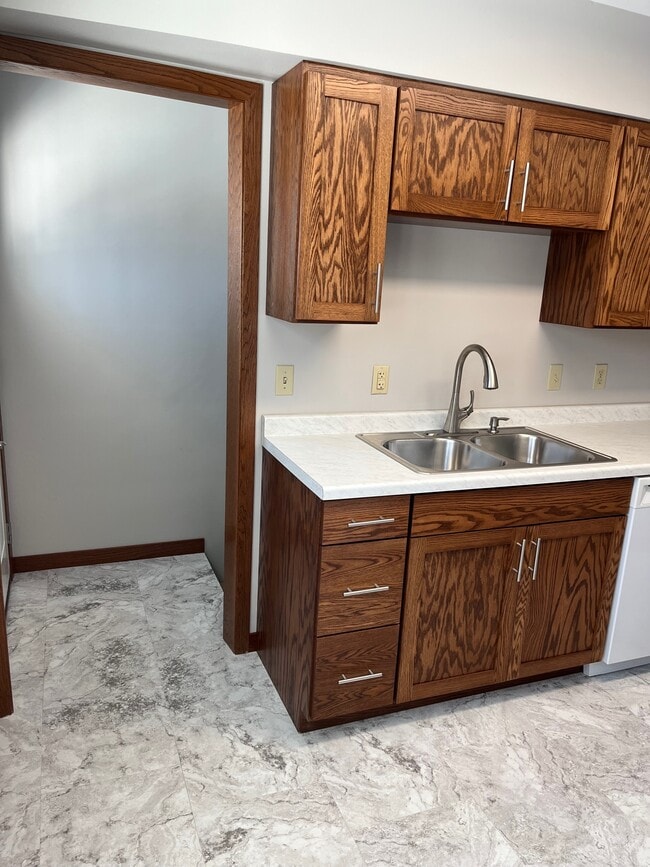 Photo - 1043 6th Ave