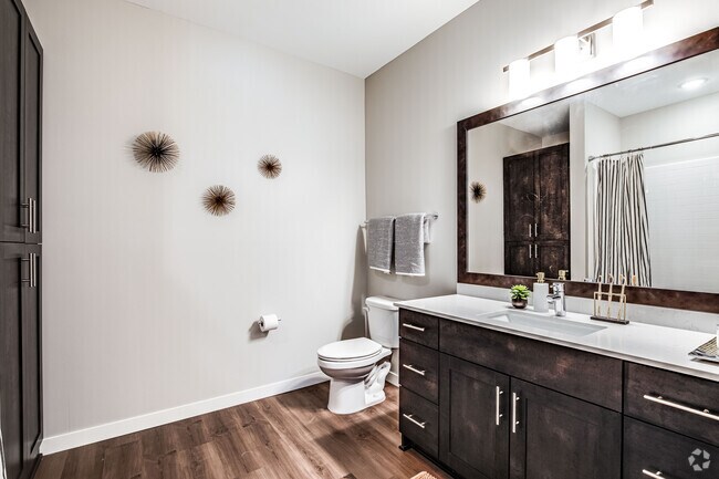2HAB, 2BA - 1168SF - Aspen - Cuarto de baño 2