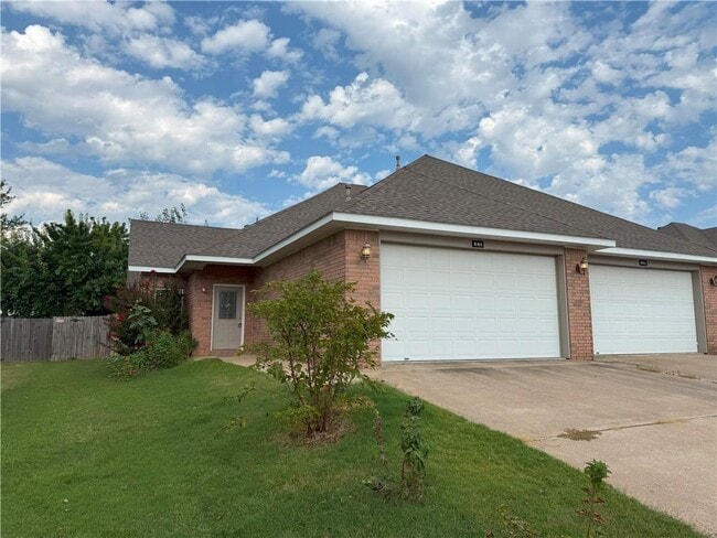 Building Photo - 661 Appleridge Dr Rental