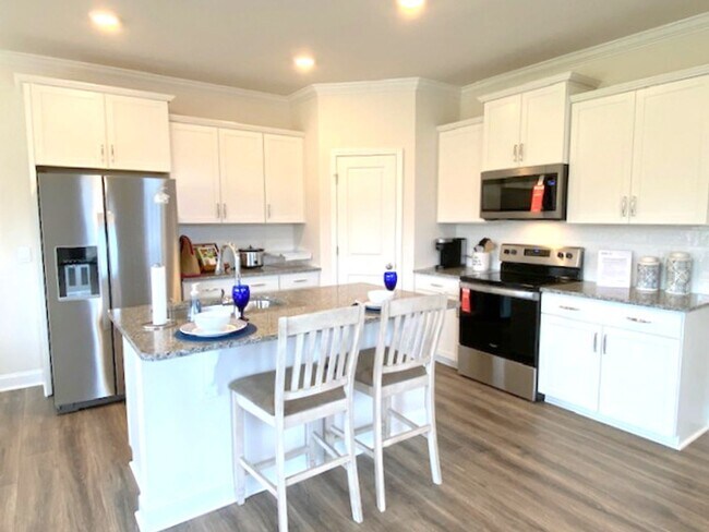 Photo - Newer Construction Townhome in Hendersonville