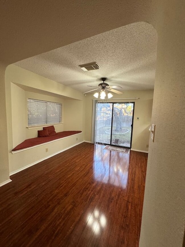 Photo - 10114 Sandbrook Hill