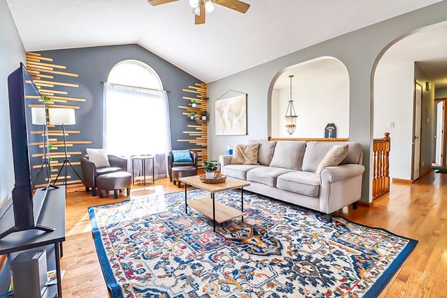 Building Photo - 1524 Hilltop Rd