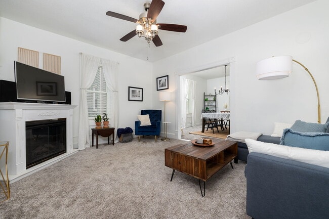 Photo - 1240 Denton St