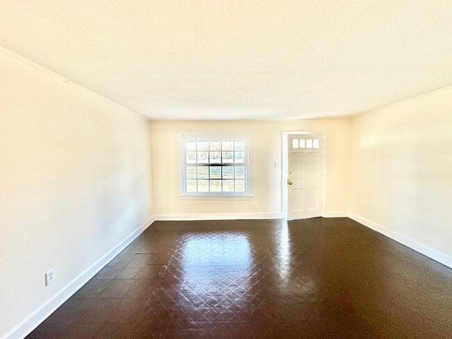 Photo - 1374 Amelia Ave