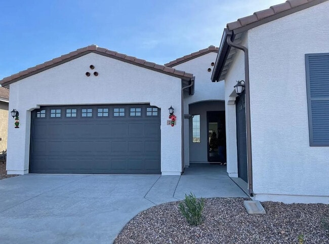 Building Photo - 245 E Scorpio Pl