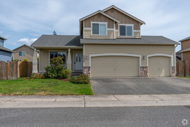 Building Photo - Charming 3-Bedroom Home Across from Nature...