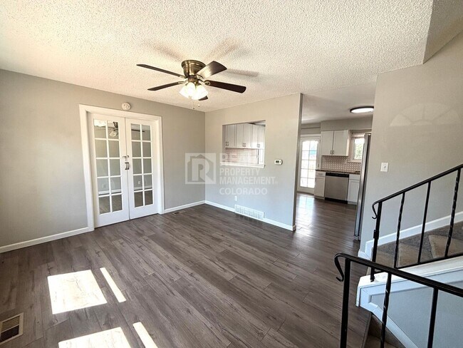 2886 Monica Dr W