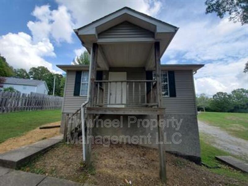 Photo - 118A N Poole St