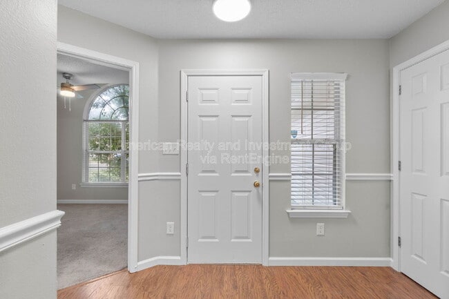 Photo - 993 John Wayne Cir