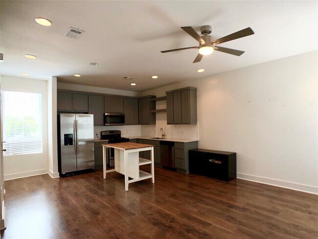 Photo - 3007 E 12th St