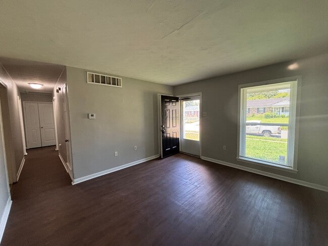 Photo - 2771 Northmeade Ave