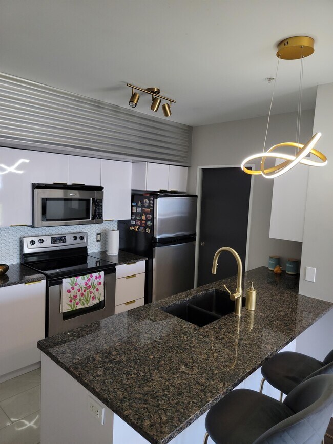 Photo - 5221 Nora Bernard St