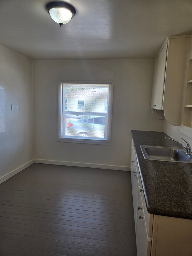 Photo - 1121 Kenwood Ave