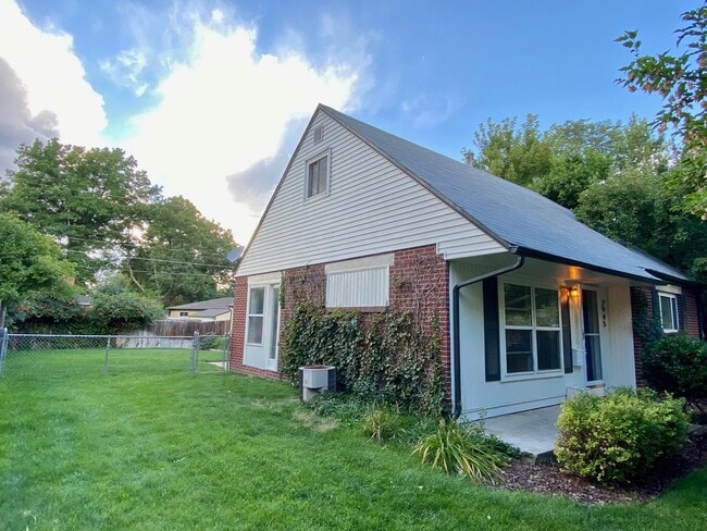 Photo - 2945 S Vine St