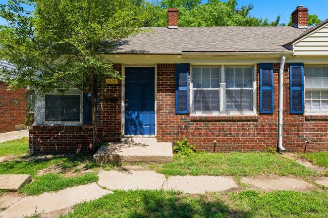Building Photo - 2638 E Grail St