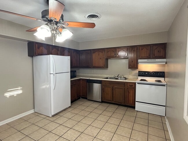 Photo - 917 Davis Blvd Townhome