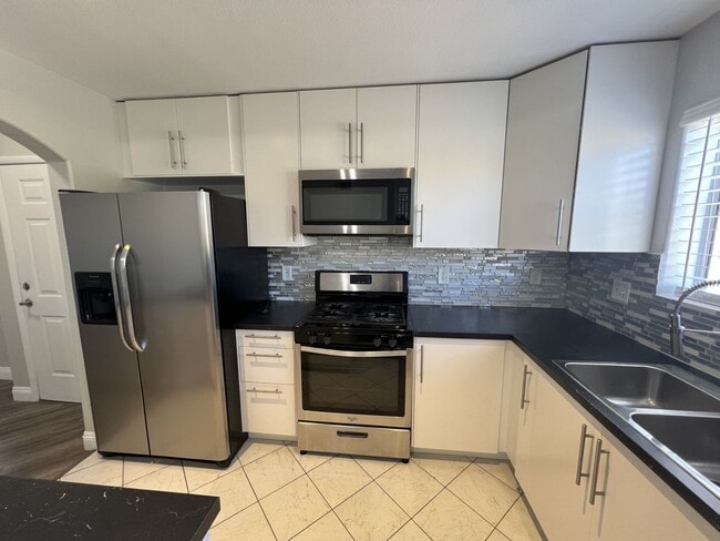 Photo - UPGRADED 2BEDROOM, 2BATHROOM HOME Unidad 201