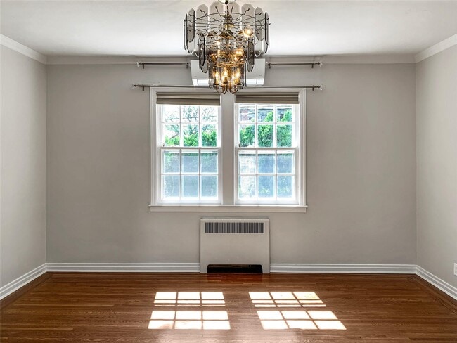 Photo - 65-20 181st St