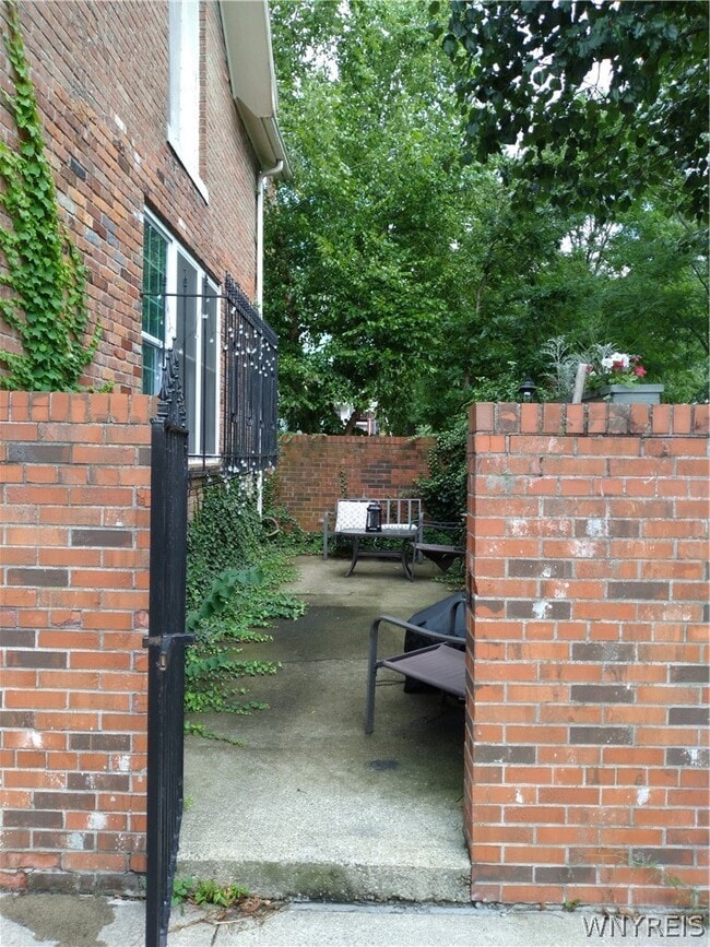 Photo - 12 Park St