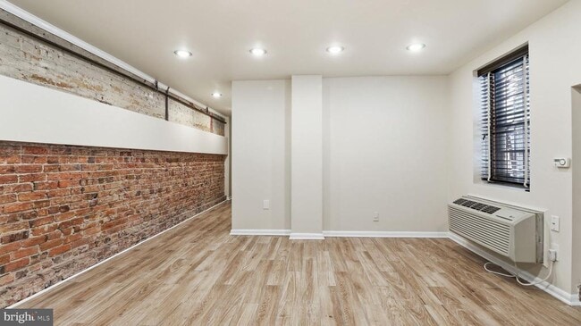 Photo - 1450 Harvard St NW Unit B