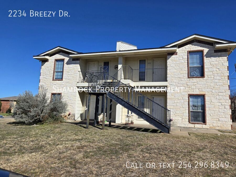 2/1 Fourplex in Midway ISD! - 2/1 Fourplex in Midway ISD! House