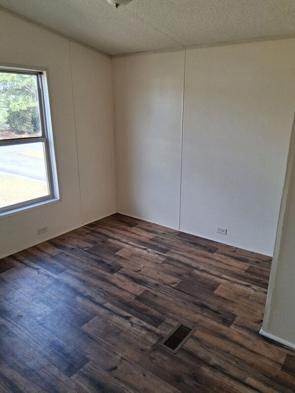 Photo - 94 Lone Pine Ln