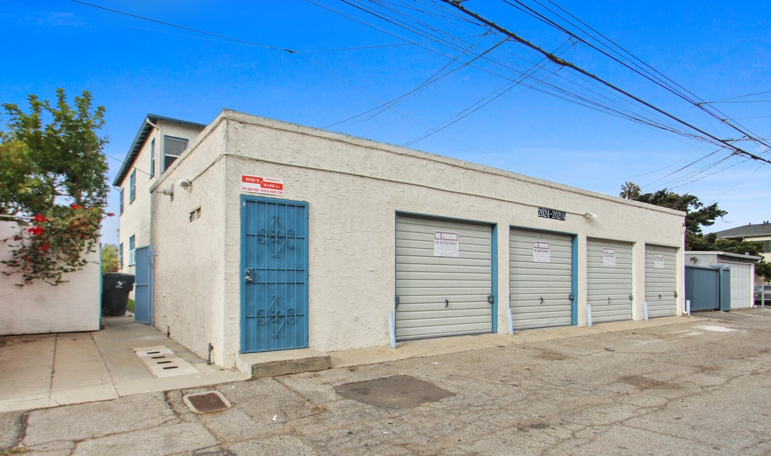 Courtyard building on Ocean Park - Courtyard building on Ocean Park