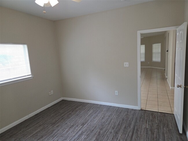 Photo - 10015 Wiloak St Unidad B