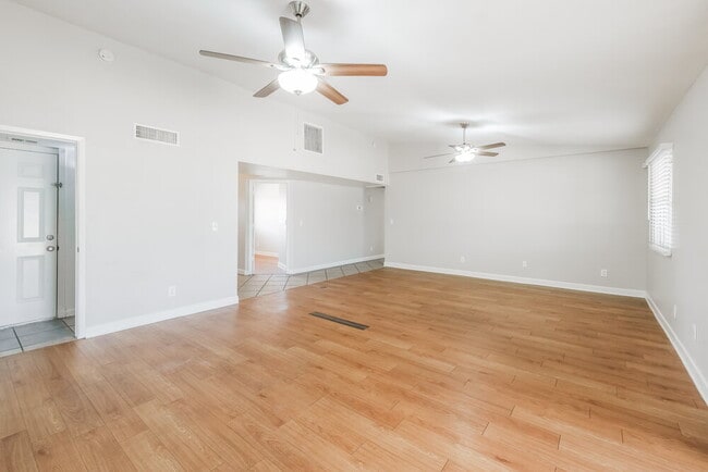 Photo - 7008 W Canterbury Dr