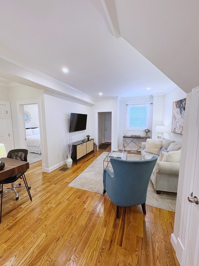 16 Leamington Rd Unit 1
