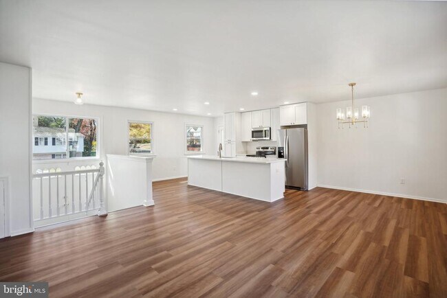 Photo - 901 Lauren Ln SE