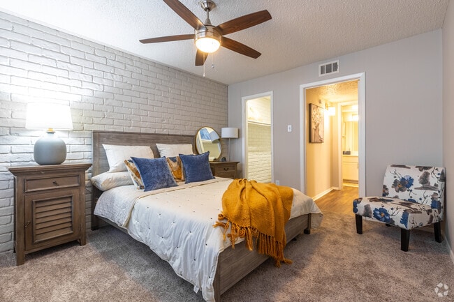 1BR, 1BA - 643SF - Bedroom - Solana