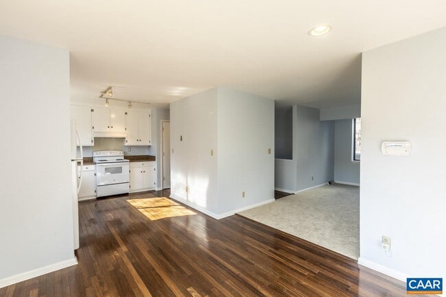 1216 Chatham Rdg