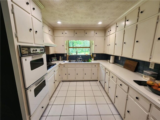 Photo - 2324 Clairmont Rd