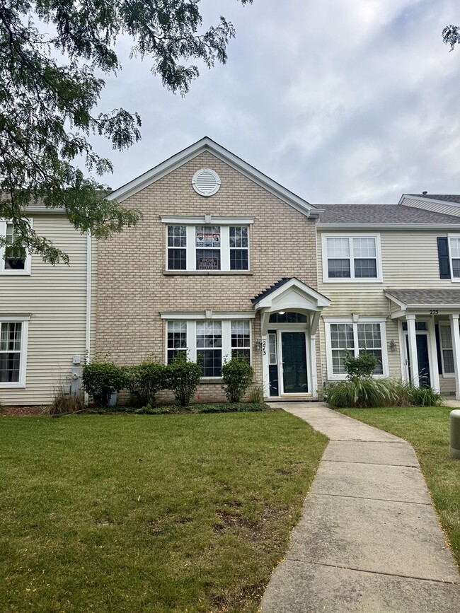 273 Springbrook Trail S