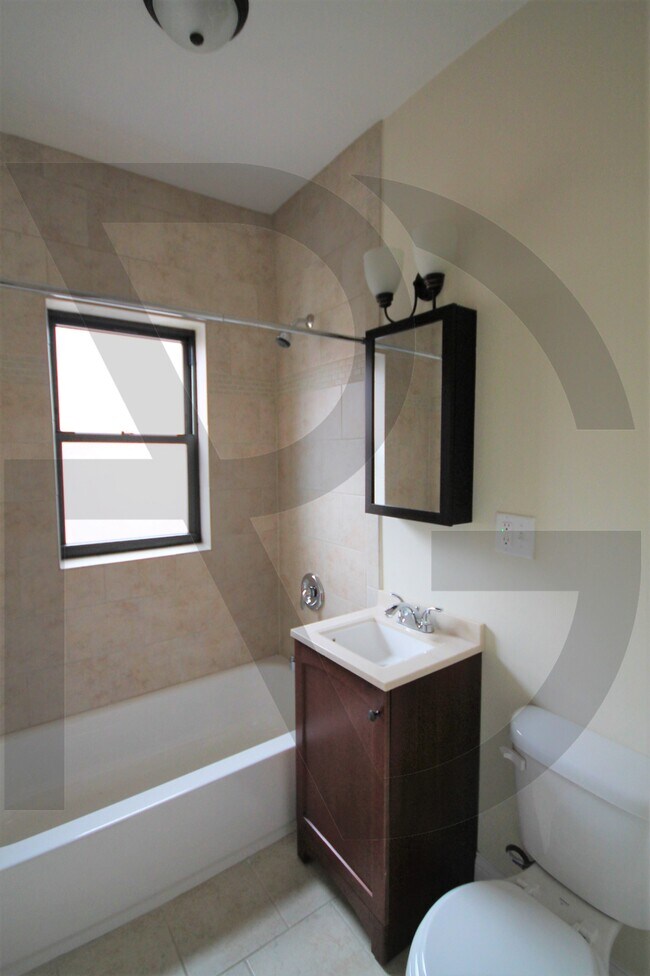 Photo - 556 W Arlington Pl