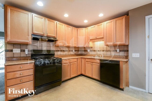 Photo - 385 Humes Ln