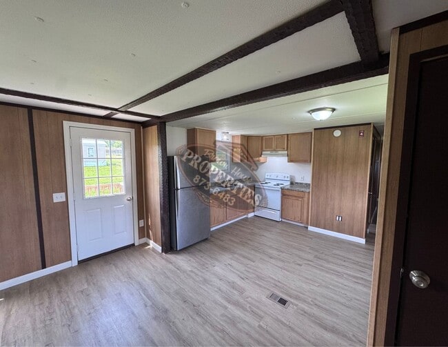 Photo - 1592 Hill Rd
