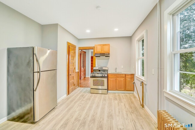 Photo - 114 Buckingham St Unit 1st floor