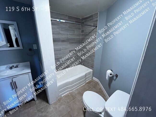 Photo - 119 S 6th St Unidad 2F