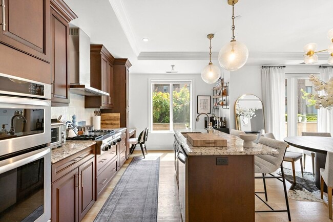 Photo - 250 Henley Pl Unit 206