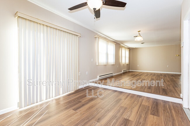 Photo - 49 Westport Dr