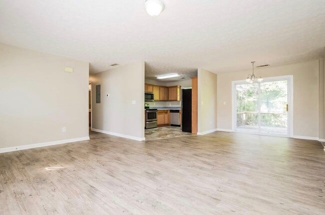 Photo - 65 Kenzi Way SW