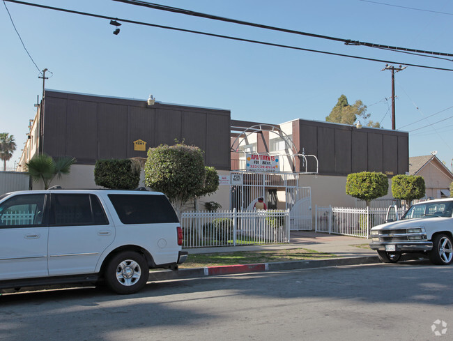 Building Photo - 16131 Eucalyptus Ave Rental